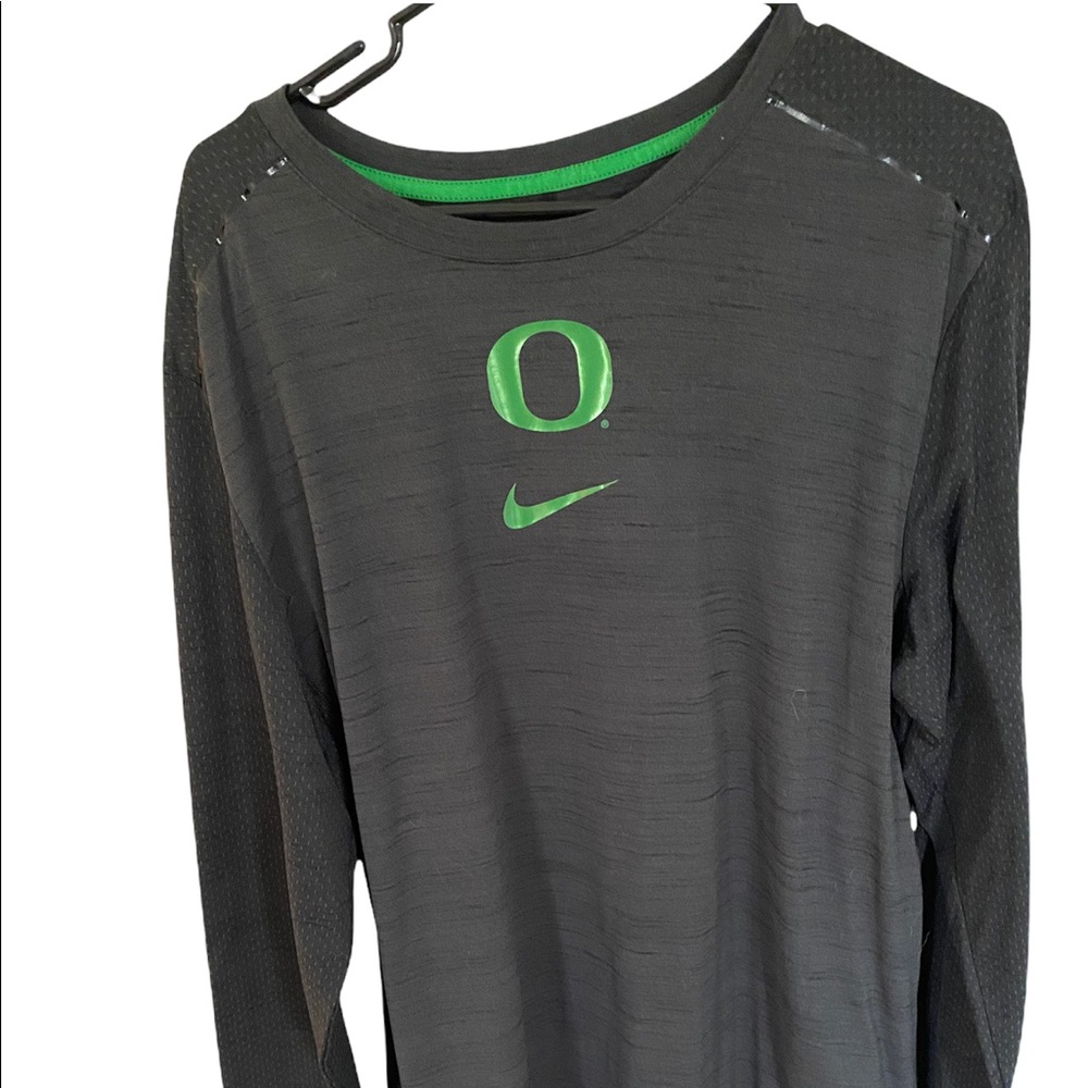 Men’s XL Nike Oregon Ducks Dri-fit Long Sleeve